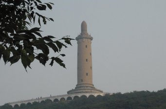 白玉山塔