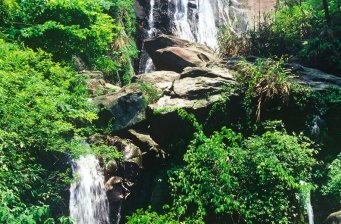 白水沖瀑布