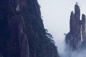 石柱峰