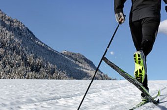 東風(fēng)湖滑雪場(chǎng)