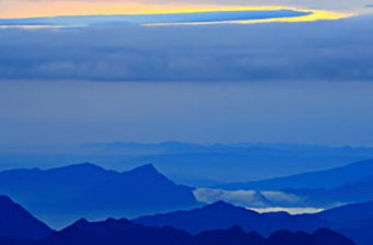 牛背山