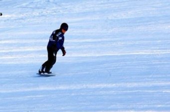 日月峽滑雪場