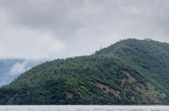 鱷湖