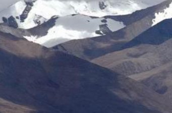納木那尼峰