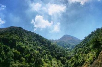 天露山