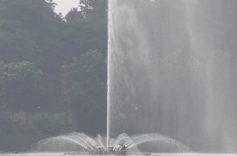 蘭潭泛月