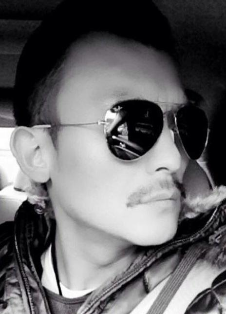 李昂