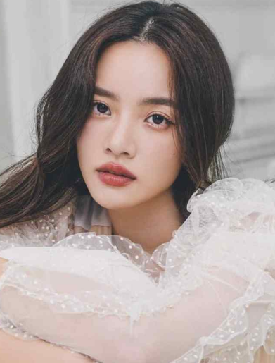 妮查麗·忖勒扎查 妮查麗·忖勒扎查